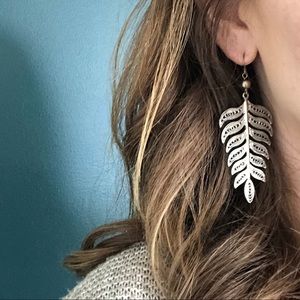 ✨ 3/$15 ✨ Silver Leaf Earrings